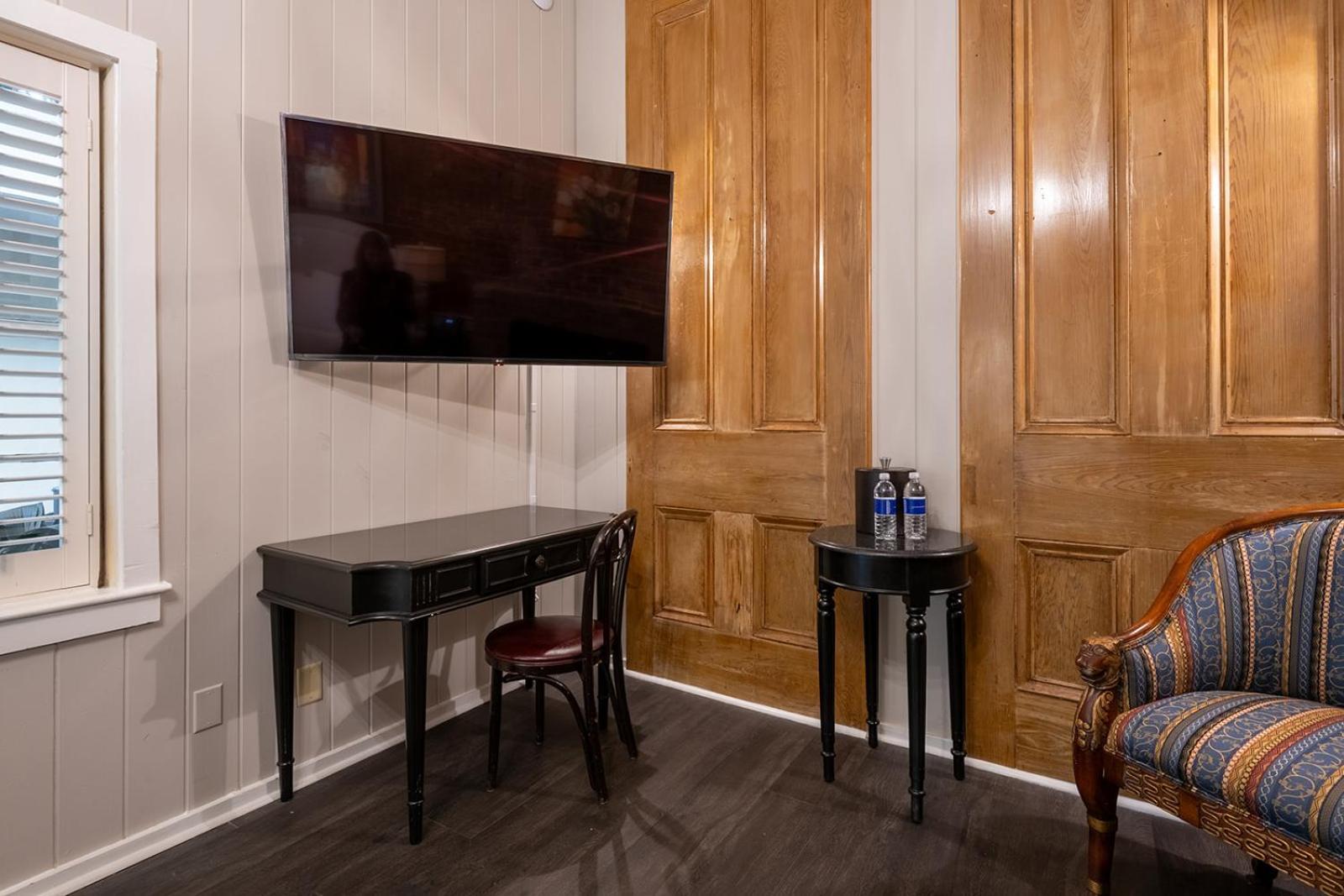 French Quarter Suites Hotel New Orleans Esterno foto