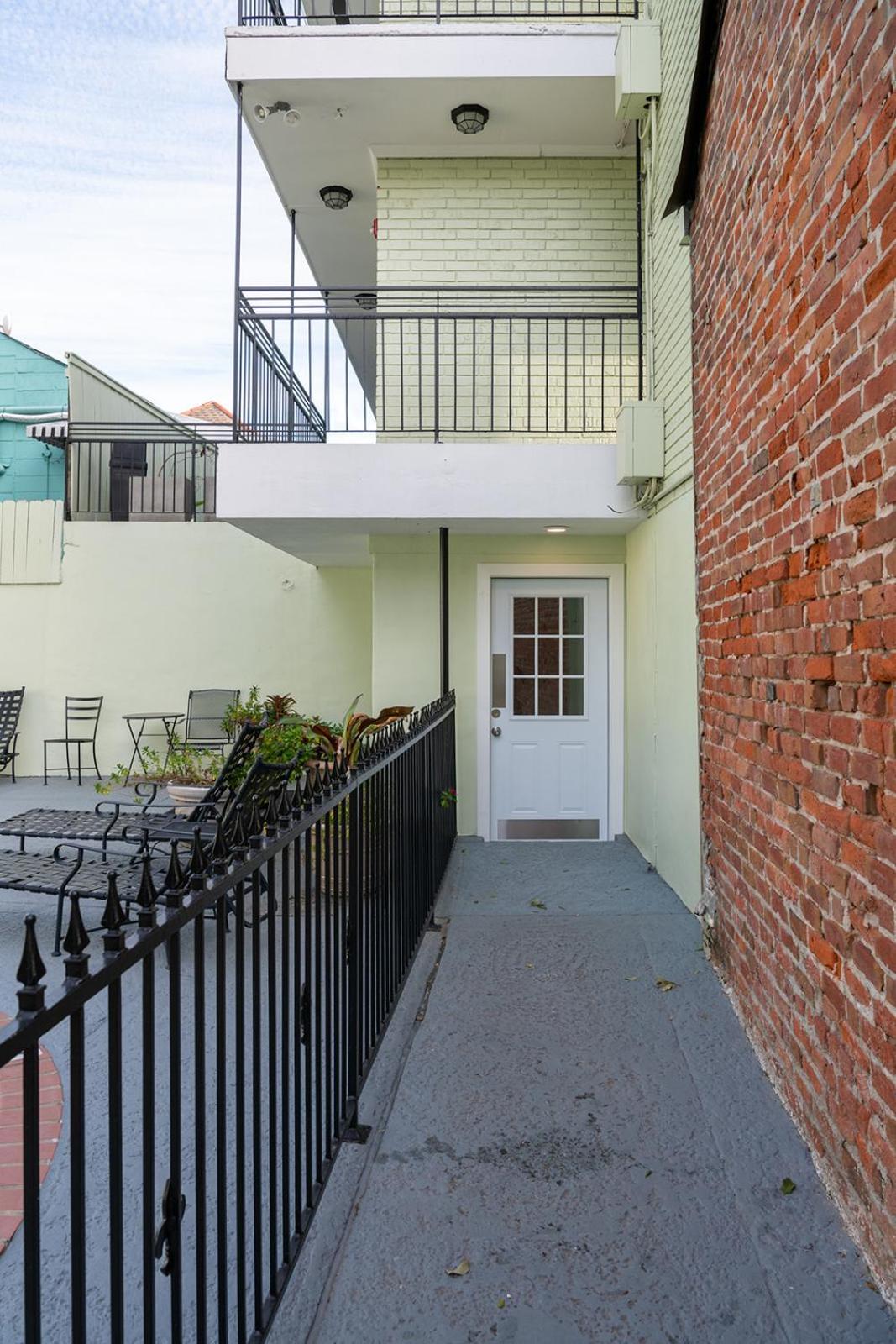 French Quarter Suites Hotel New Orleans Esterno foto
