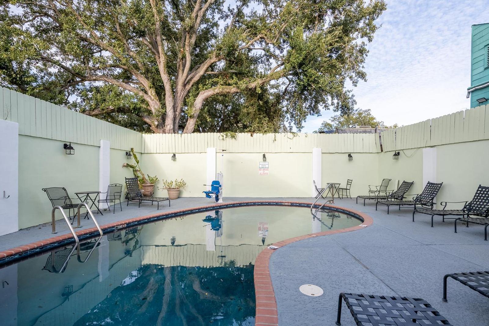 French Quarter Suites Hotel New Orleans Esterno foto